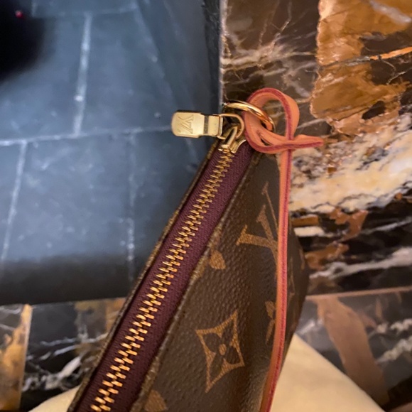 LOUIS VUITTON POCHETTE ACCESSOIRES MONOGRAM - Picture 4 of 16